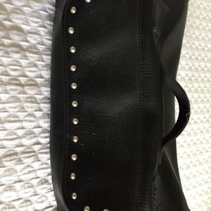 FANTASTIC LIKE NEW RIVER ROAD SADDLE BAG